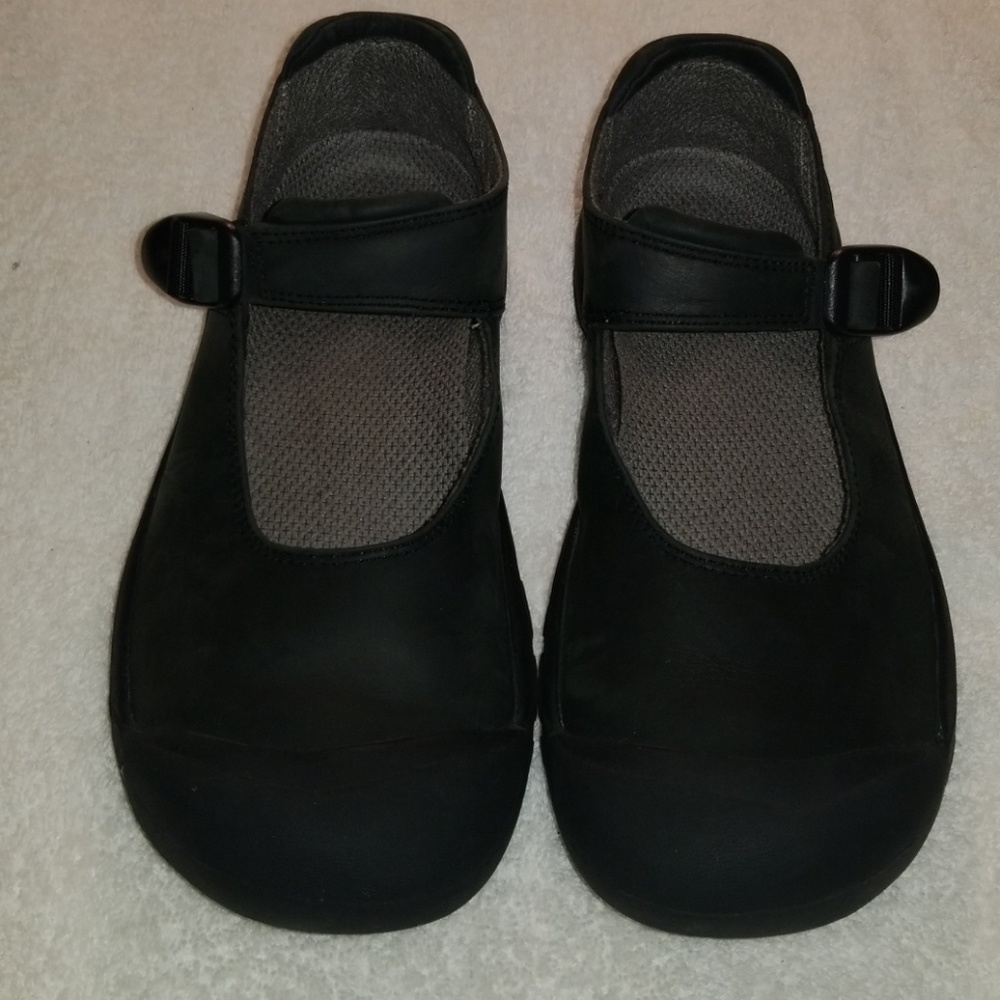 Keen Women's Shoes Leather Black Size 6